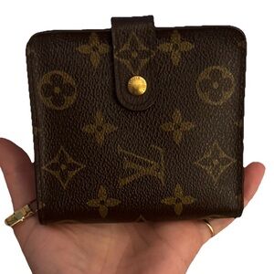 Authentic Louis Vuitton Monogram Compact Zip Bi-fold Snap Wallet-GREAT CONDITION